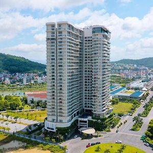 Bay View Halong Homestay Panoramic Bay View Luxury Apartment